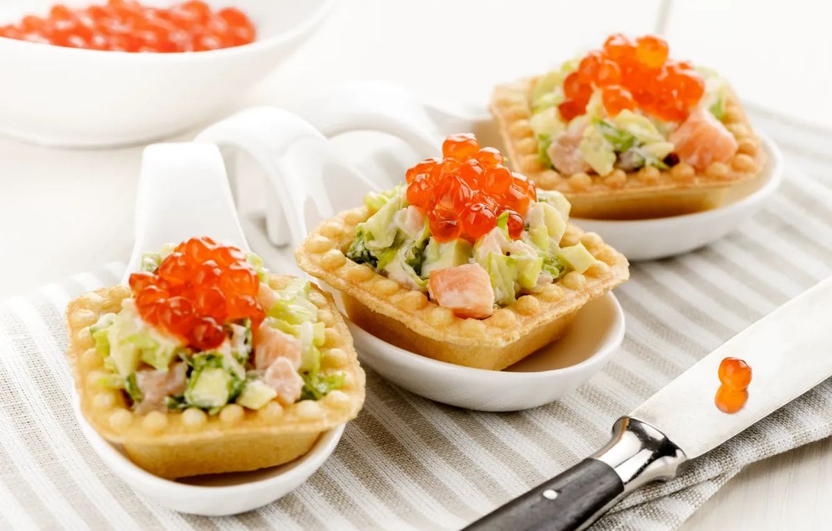 Тарталетки с креветками и авокадо: идеальная закуска для новогоднего стола