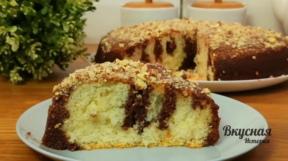 Нежный какао-пирог к чаю: быстро и вкусно