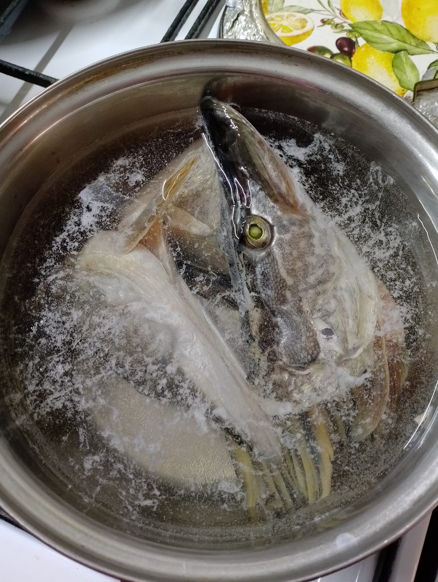 Как приготовить насыщенную уху из щуки: секреты и тонкости