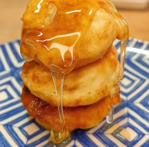 Пышные оладьи на кефире: секреты идеального завтрака