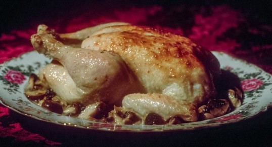 Шеф-повар делится секретами горячих блюд для новогоднего стола 2026