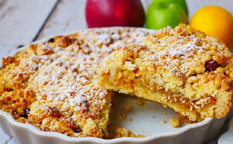 Яблочный пирог с медом и орехами: классика, которая вдохновляет