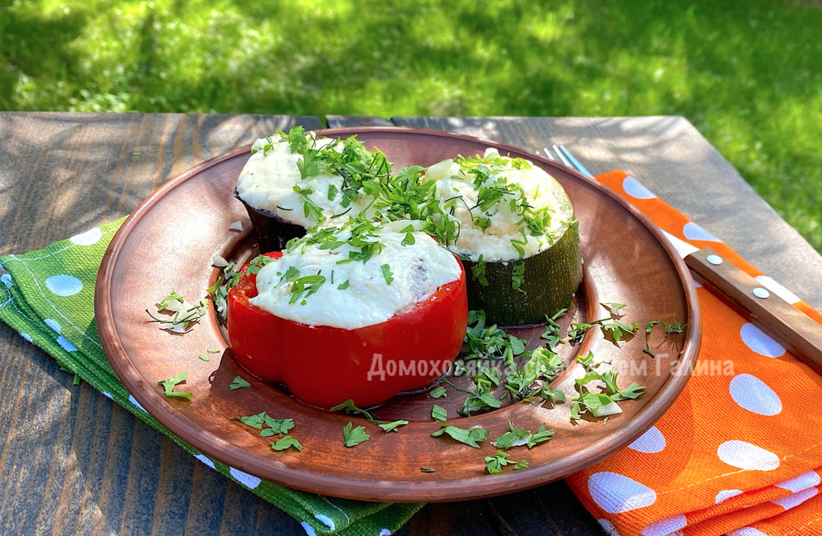 Летние вкусы: как приготовить фаршированные овощи с дачи