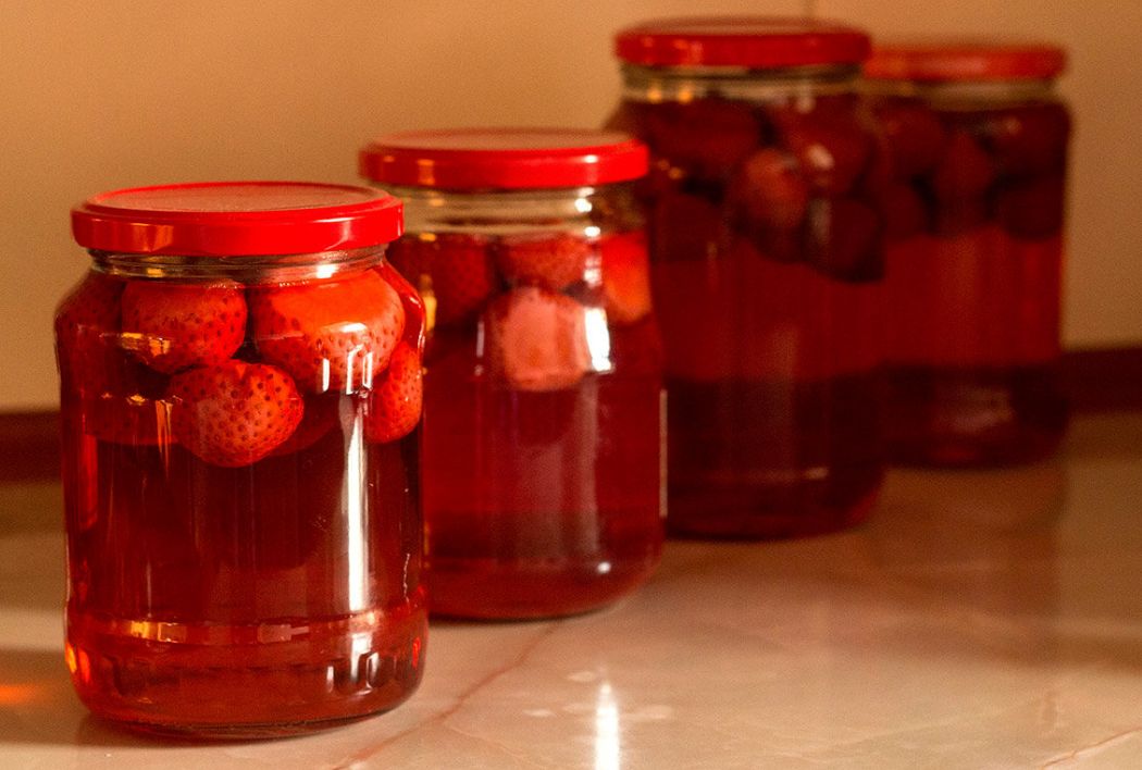 Как вырастить землянику на подоконнике и удивить близких зимой