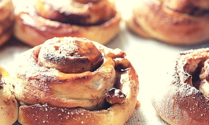 Карамельные волшебства: Булочки с корицей для идеального завтрака