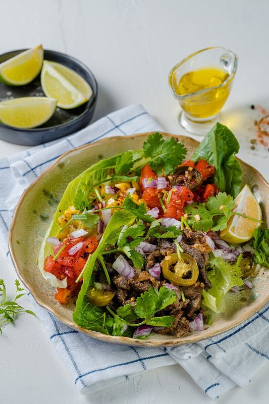 Мексиканский салат с антрекотом