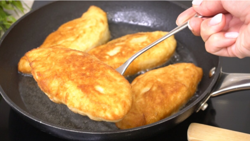 Пирожки из нежного теста, замешиваемого ложкой