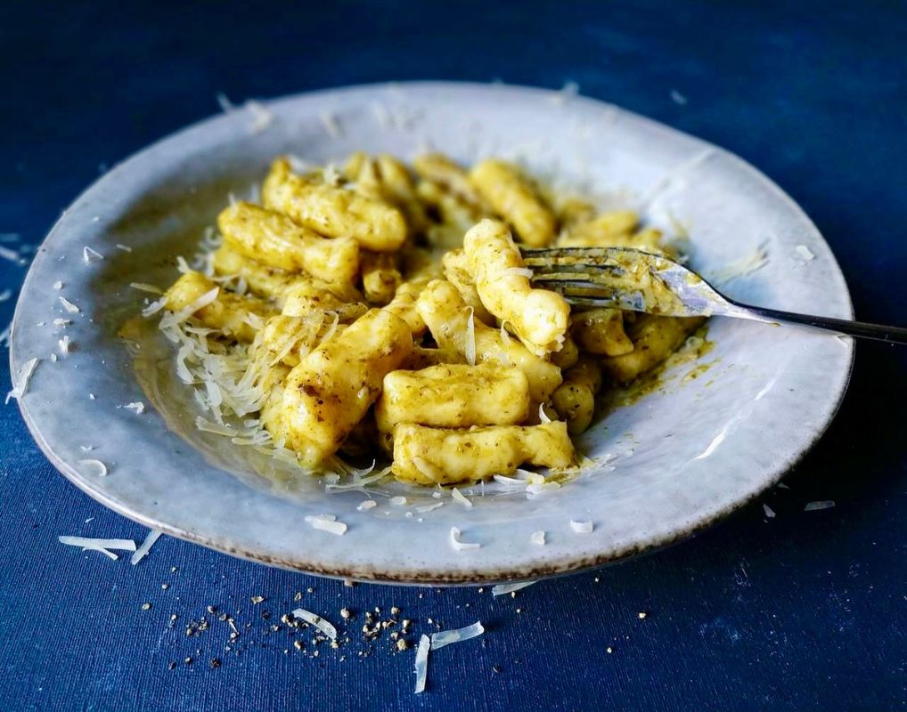 Как приготовить вкусные ньокки с песто: простой рецепт