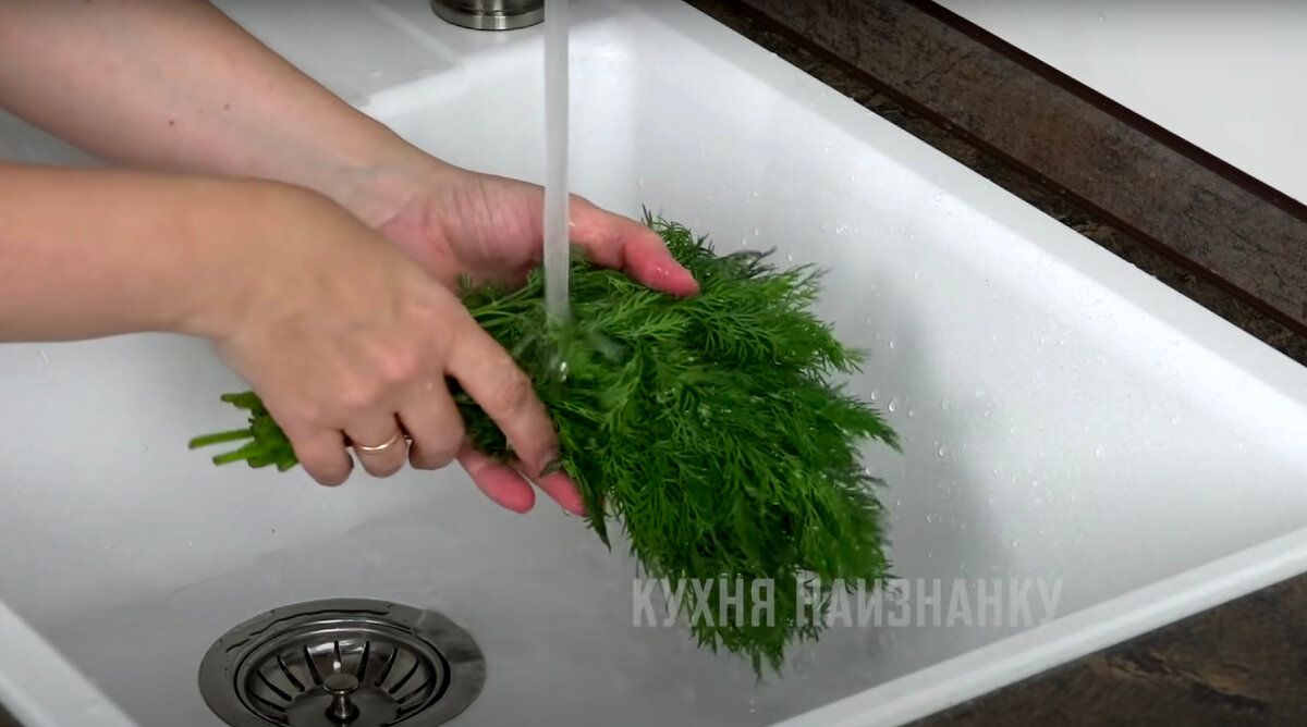 Как быстро заготовить укроп на зиму: легкий и ароматный способ