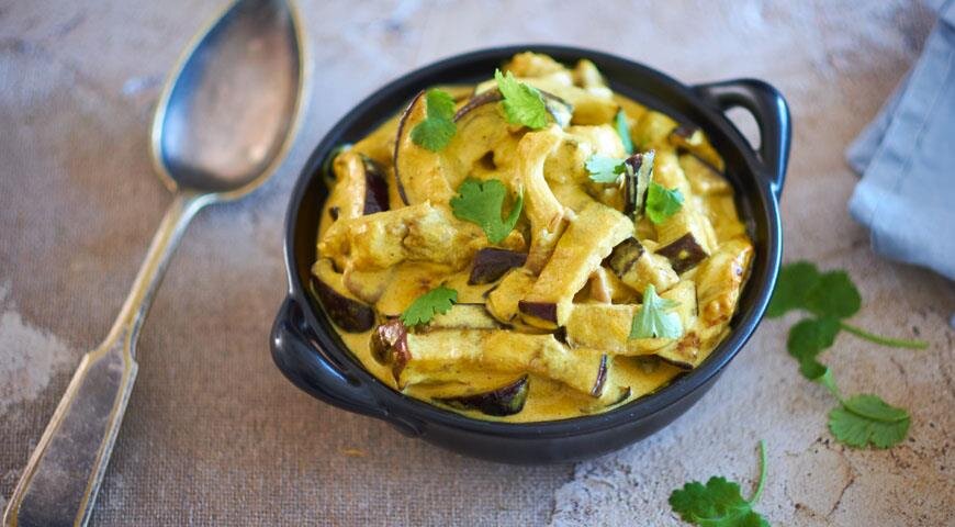 Простое и вкусное блюдо: Острые баклажаны с вешенками в кокосовом молоке