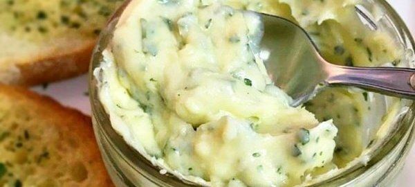 Ароматные гренки с чесночной намазкой: новый взгляд на привычные закуски