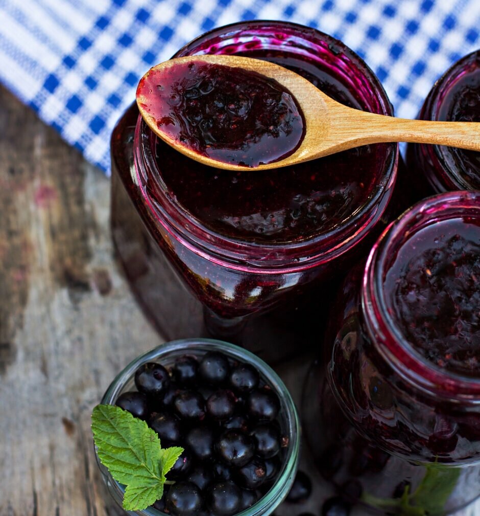 Как приготовить варенье из черной смородины без варки