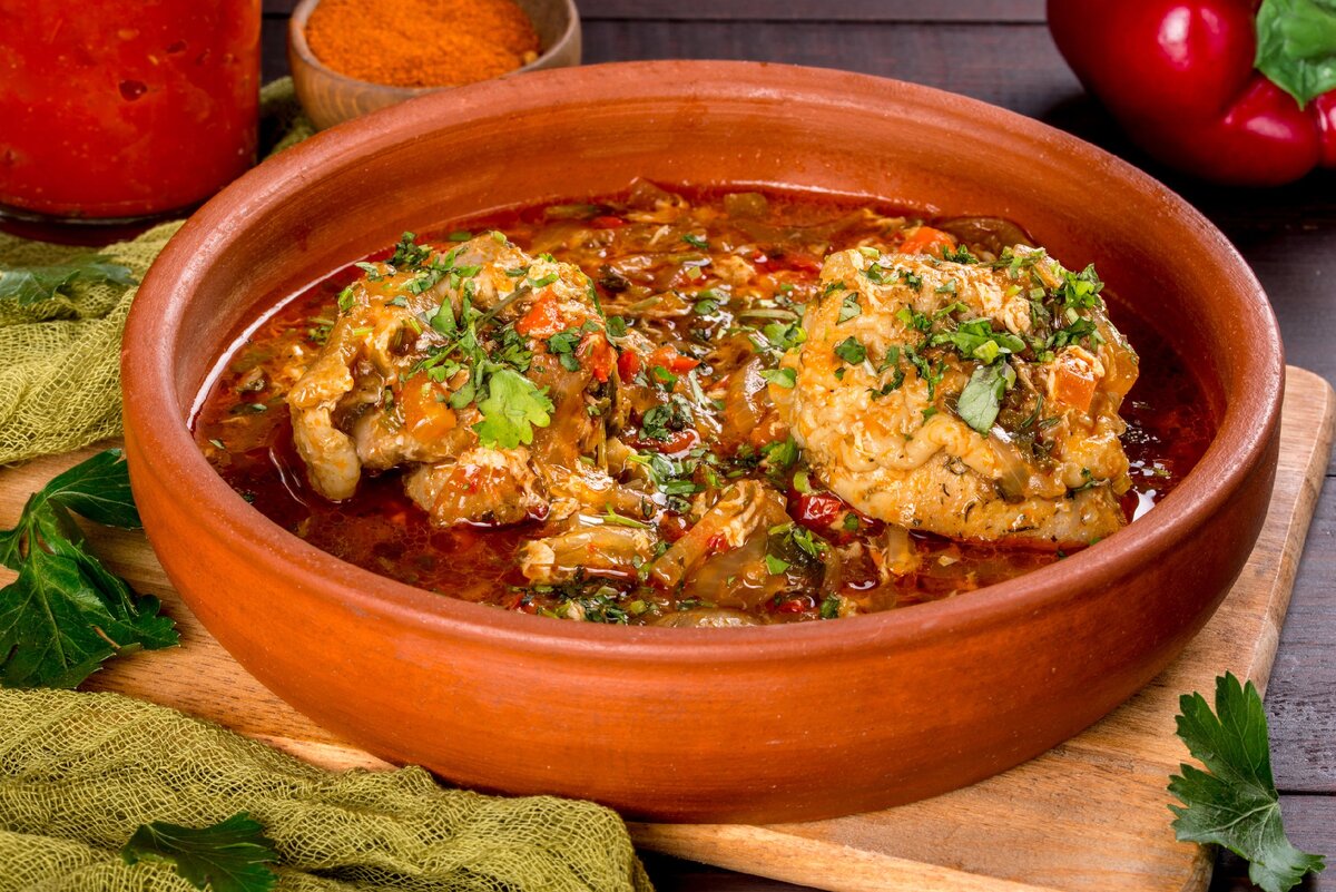 Чахохбили: как приготовить грузинское рагу с ароматом традиций