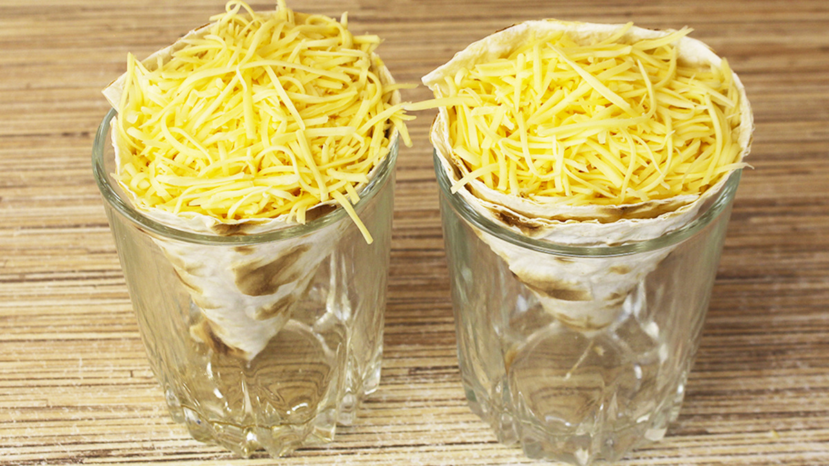 Гости на пороге? Быстрая закуска из лаваша за 5 минут