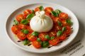 Салат с бураттой и помидорами: искусство простоты на вашем столе