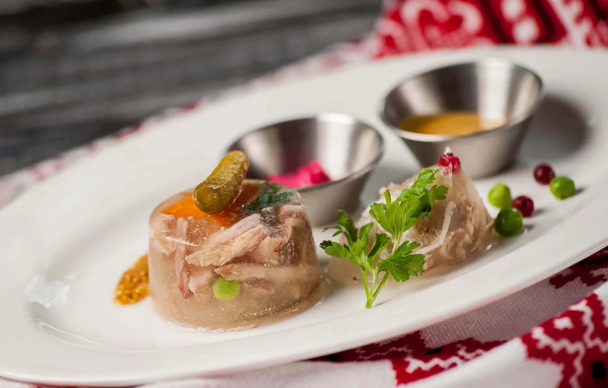Идеальный холодец и заливное: откройте рецепт для новогоднего стола