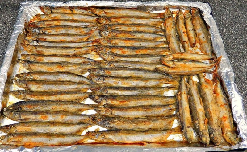 Как запечь мойву без запаха и лишних усилий