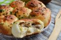 Вкусные сырные булочки с мясом для истинных гурманов