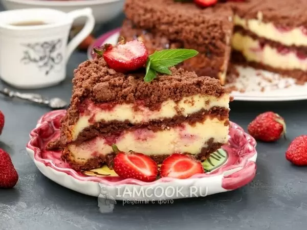 Непревзойдённый творожный пирог с клубникой