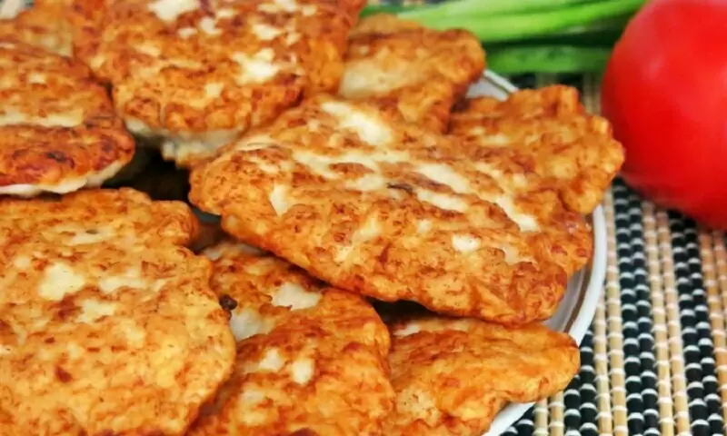 Нежные оладьи с курицей: идеальный выбор для любого приема пищи