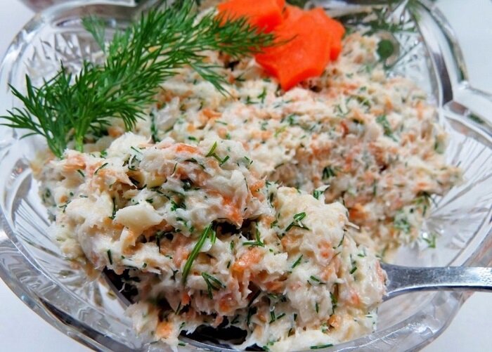 Секретный салат из минтая: вкус крабов по простой цене
