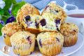 Нежные кексы с голубикой и хрустящей крошкой