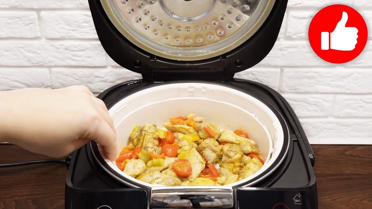 Невероятно вкусная курица с перцем и помидорами на пару