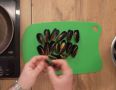 Мидии в соусе блю чиз: ресторанный вкус за 10 минут на вашей кухне