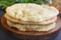 Луковые лепешки: вкусная выпечка для осенних вечеров