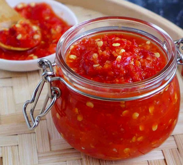 Неповторимый соус из квашеного чили и чеснока: как сделать его дома